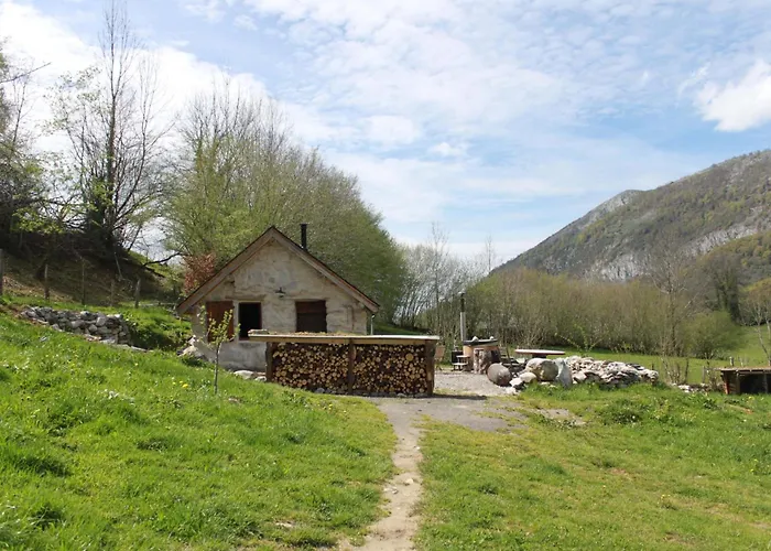 Cabanots - En Vallee D'ossau A 900m D'altitude Bed & Breakfast 3*